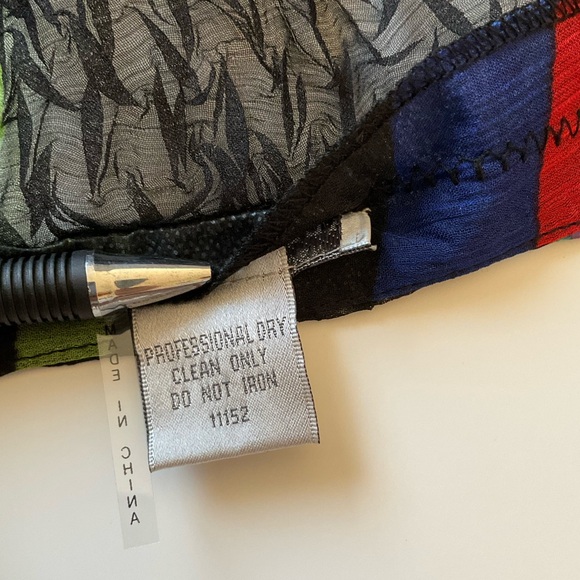 SOLD Alberto Makali Embroidered Top Black Multicolor Floral L - Picture 7 of 10